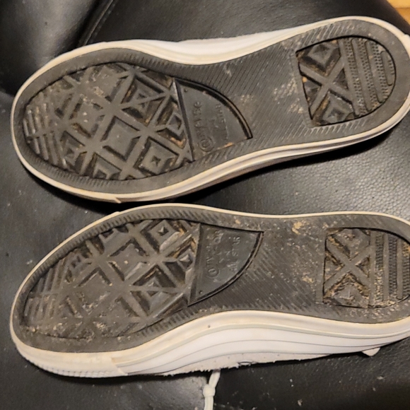 Ladies converse size US8 - Picture 3 of 4
